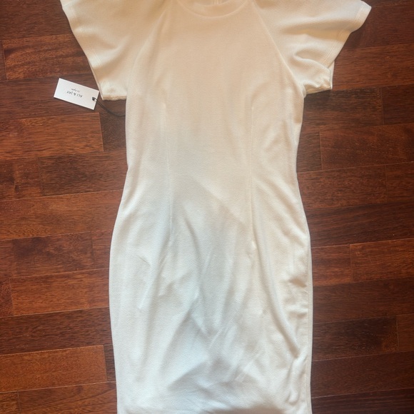 ALI & JAY White Beautiful Dress. Flowy Sleeves, Soft Textured Fabric. XL. NWT. - Picture 9 of 12